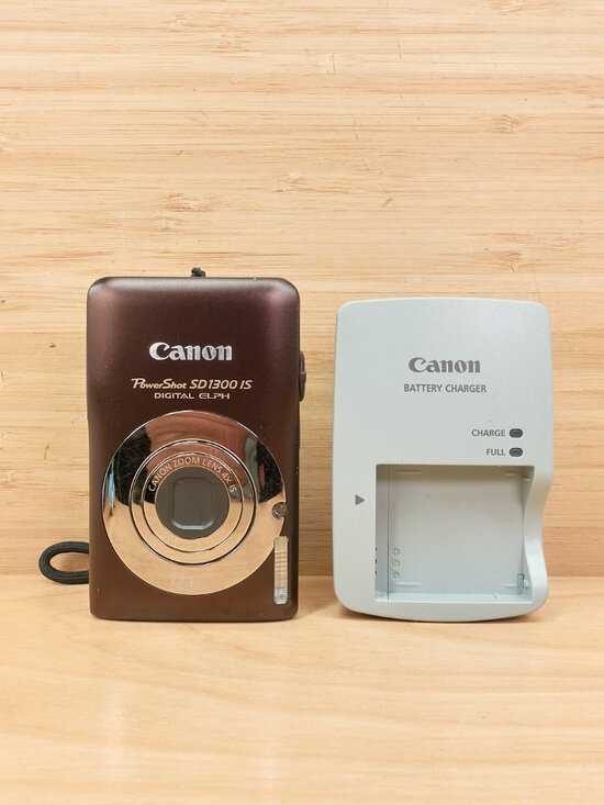 Canon PowerShot SD1300 IS / 12.1MP Digital Camera / Compact & Ready to Use - Picture 2 of 8